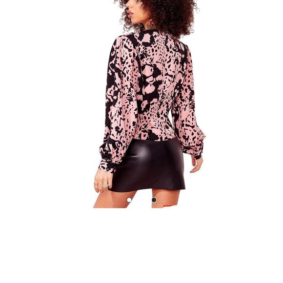 NWT Nasty Gal Abstract Print Blouse Pink boxy crop style loose fitted women Sz 4 - Picture 3 of 11